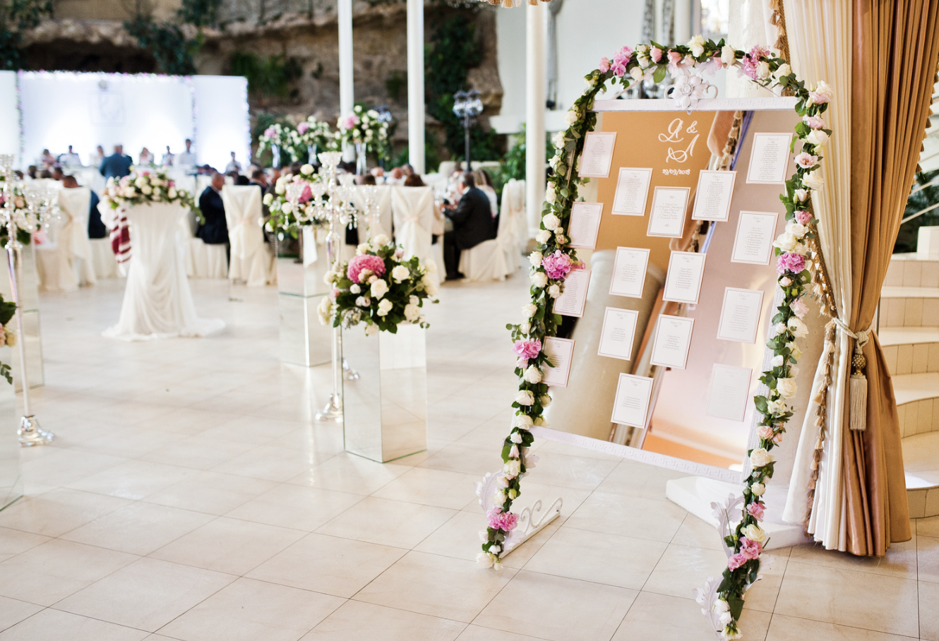 Crafting Your Guest List: Navigating the Delicate Dance of Family and Friends