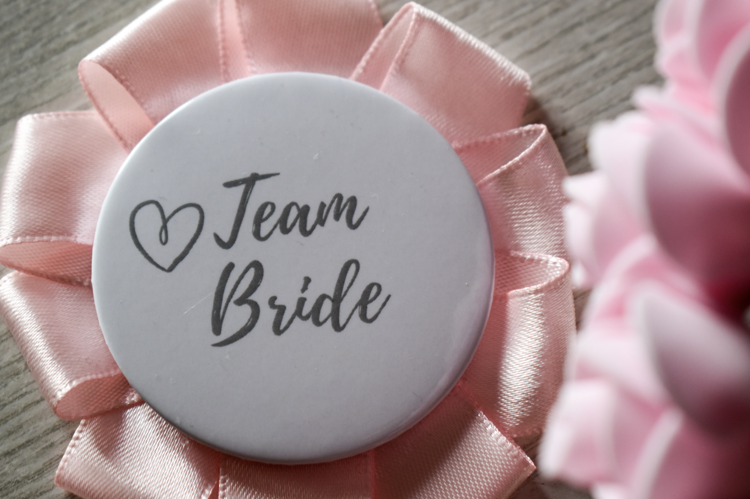 You are currently viewing Navigating the World of Wedding Vendors: Your Ultimate Guide to Finding and Hiring the Perfect Team